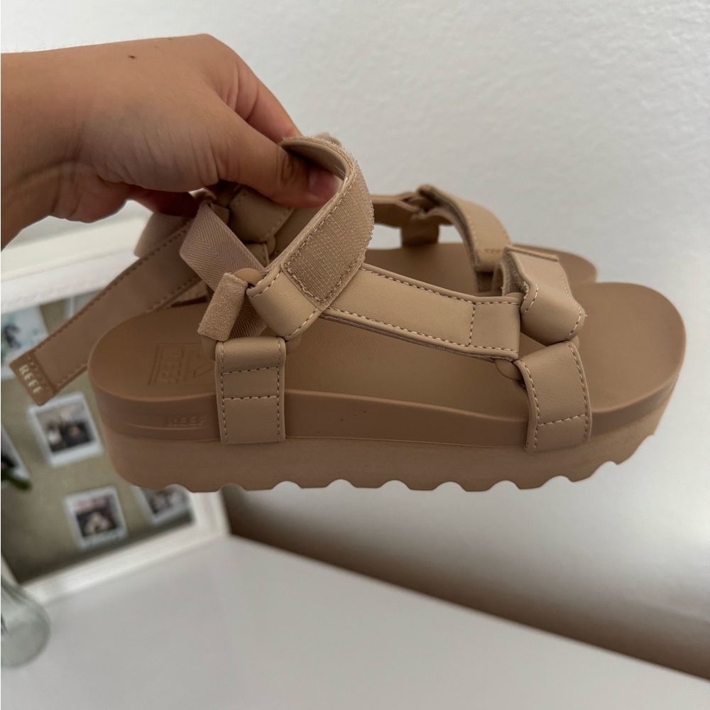 Brand new reef sandals never worn